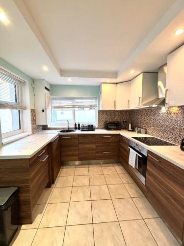 Modern Art House - serviced accomodation, Liverpool (photo 2)