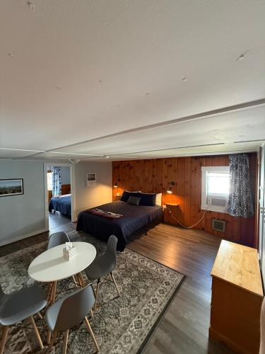 Yardarm Motel