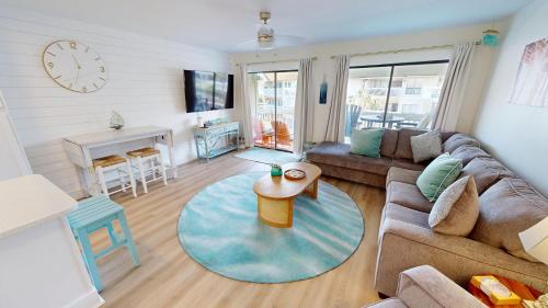 Sandpiper Cove 3209- by Holiday Isle Properties near Shrimp Basket