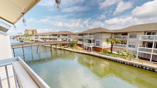 Sandpiper Cove 3209- by Holiday Isle Properties near Shrimp Basket