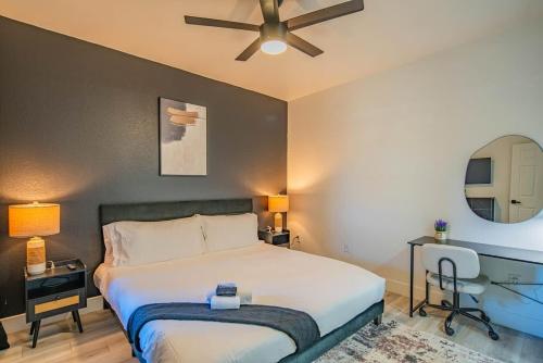 Stylish 2BD KingBed With Pool, Hot Tub, Gym, Parking thumb 4
