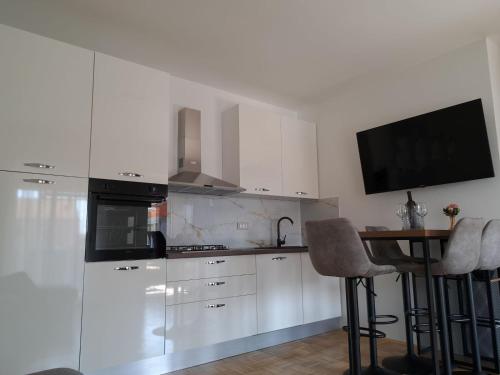 Two-Bedroom Apartment with Terrace image 3