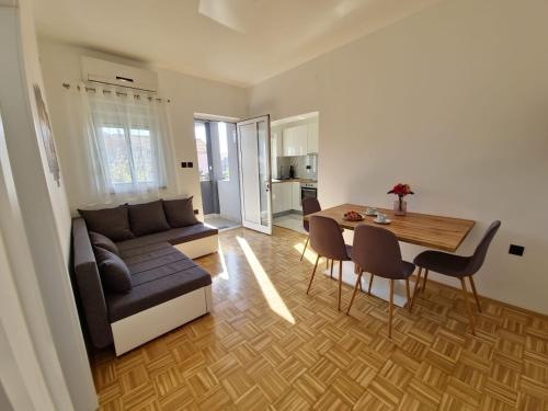 Studio with Terrace image 2