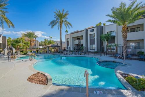 Spacious 2BD - Parking, Gym, Pool - Sleep 8 - 5Min Casino thumb 4