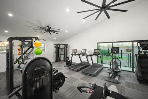 Spacious 2BD - Parking, Gym, Pool - Sleep 8 - 5Min Casino detail