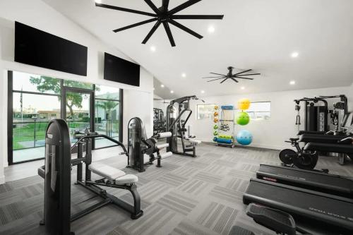 Spacious 2BD - Parking, Gym, Pool - Sleep 8 - 5Min Casino detail