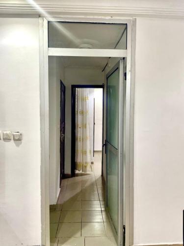 2 Bed Apt Sleeps 5 - WiFi Parking Balcony in 波纳穆萨迪