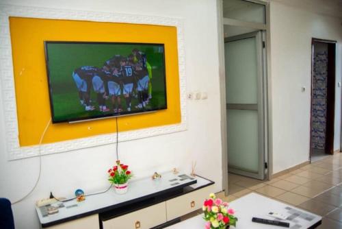 2 Bed Apt Sleeps 5 - WiFi Parking Balcony in 波纳穆萨迪