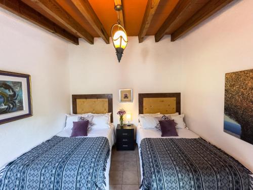 2 double beds