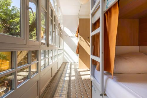 Bed in 12-Bed Mixed Dormitory Room - Shared Bathroom room in The Loft House Barcelona
