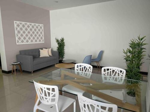 Apartamento con balcón y hamaca en zona rosa laureles 301, Medellín (photo 5)