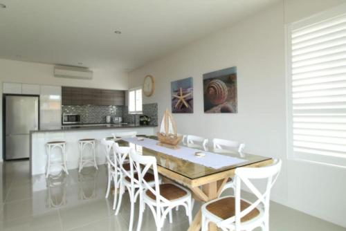 Avalon Apartment by Book Jervis Bay