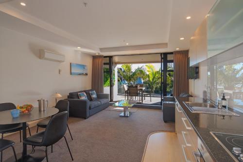 The Sands Beach Apartment in Moana