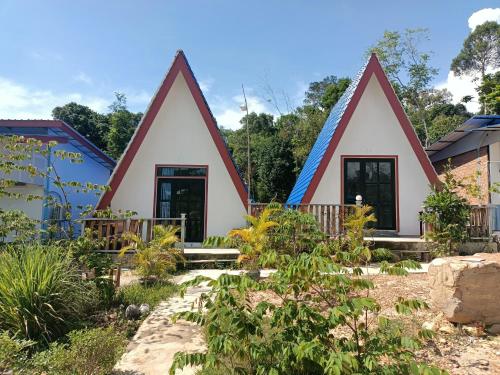 Blue Zone Hostel in Koh Rong