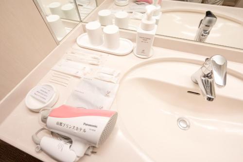 room detail thumbnail 2