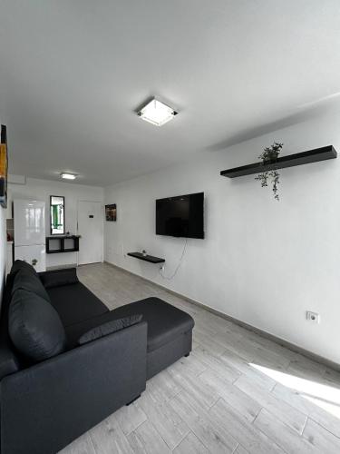 5 minutes to beach - Heated pool