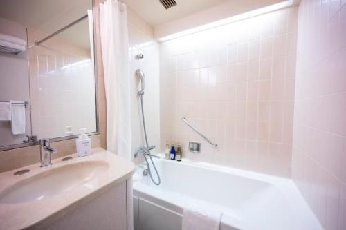 Superior Twin Room - Non-Smoking image 3