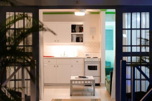 One-Bedroom Apartment with View image 9
