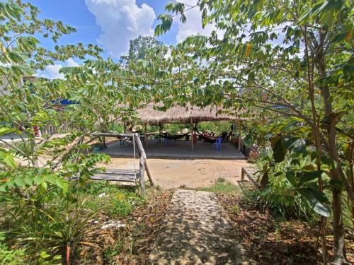 Blue Zone Hostel in Koh Rong