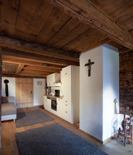 2 bedrooms, 4 beds