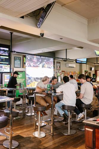 ทัศนียภาพภายนอกโรงแรม, Bar Broadway in เขตศูนย์กลางธุรกิจซิดนีย์