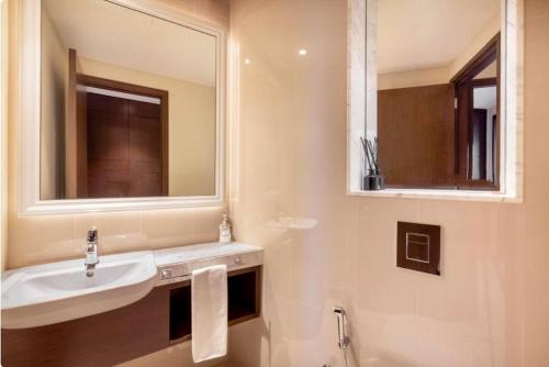 The Address Fountain Views Residence High Floor with Burj Khalifa view and access to Dubai mall, Dubái (foto 3)