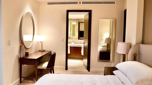The Address Fountain Views Residence High Floor with Burj Khalifa view and access to Dubai mall, Dubái (foto 7)