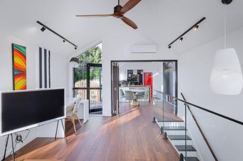 Modern Spacious Hillside Retreat with Scenic Views in Mount Pleasant