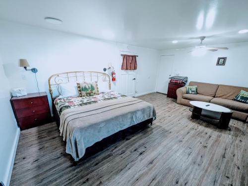 Fox n Bear Cottages in Big Bear Lake, USA
