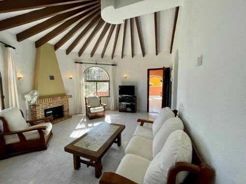Villa June - image 13