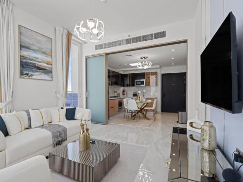 Velvet Luxe 1BR w Private Pool Gemz-15, Dubai (Foto 4)