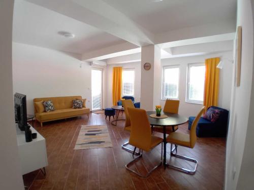 Lake Dream Apartment in Lagadin