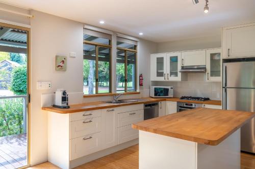 River Bend Retreat I Private Properties in Nannup