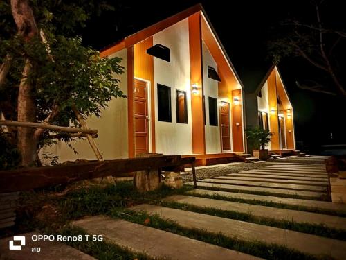 แอทโฮมไร่พอดี รีสอร์ท At home raipordee resort in Somdet