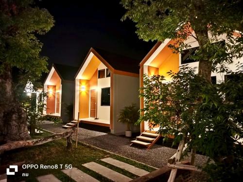แอทโฮมไร่พอดี รีสอร์ท At home raipordee resort in Somdet