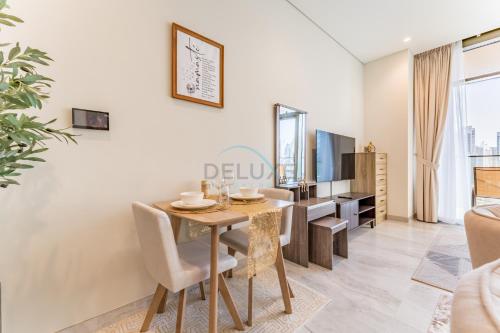 Luxury Studio Steps from Dubai Canal and Minutes to Burj Khalifa, Peninsula Five - 3, Business Bay By Deluxe Holiday Homes, Dubaj (fotografie 6)