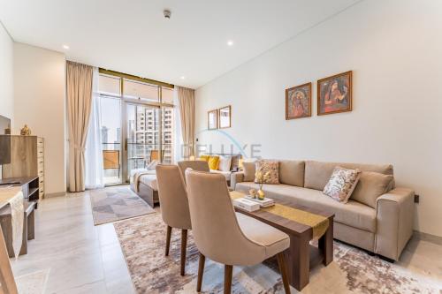 Luxury Studio Steps from Dubai Canal and Minutes to Burj Khalifa, Peninsula Five - 3, Business Bay By Deluxe Holiday Homes, Dubaj (fotografie 2)