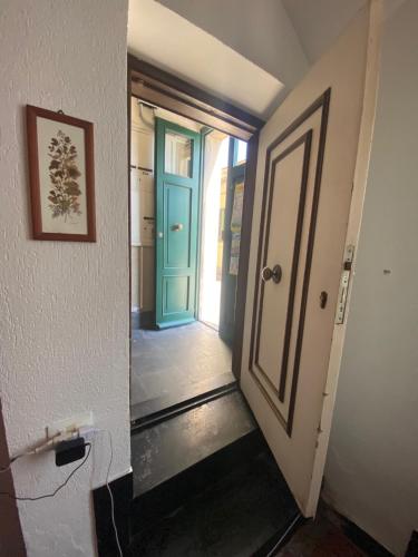 ทางเข้า, Casa nel borgo, posto auto, un passo dal mare in อัลบิโซลา ซูเปริโอเร