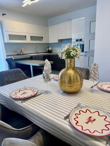 Apartments Toma in Новаля