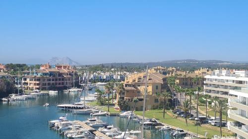 Canal View Apt Puerto Sotogrande in Torreguadiaro