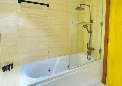 Luxury 2BR Ocean Heights Dubai Marina, Dubai (photo 7)