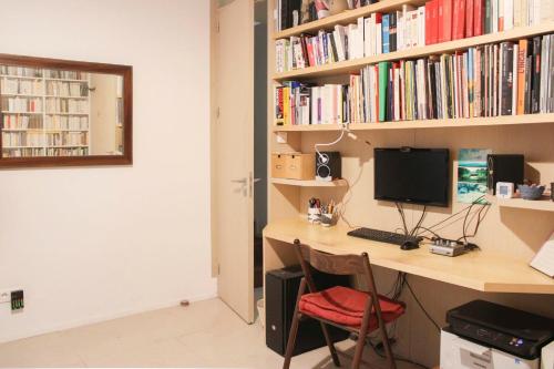 Haven of peace with private terrace - image 8
