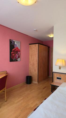 1 twin bed