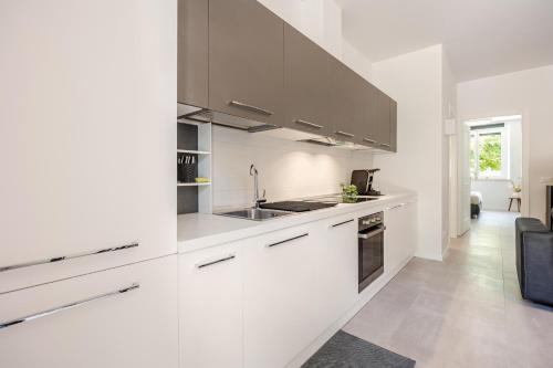 IVY - Royal in ลาติน่า