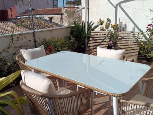 Sunny loft with terrace and Jacuzzi in the city centre, Palermo (fotografie 9)