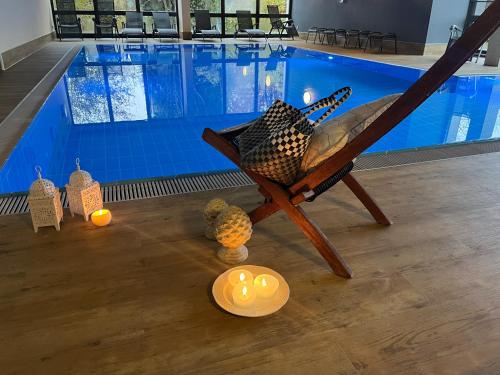 Swimming pool, B&B Apart Hotel Goldener Hahn - Pool & Sauna, Fruhstuck in Baiersbronn
