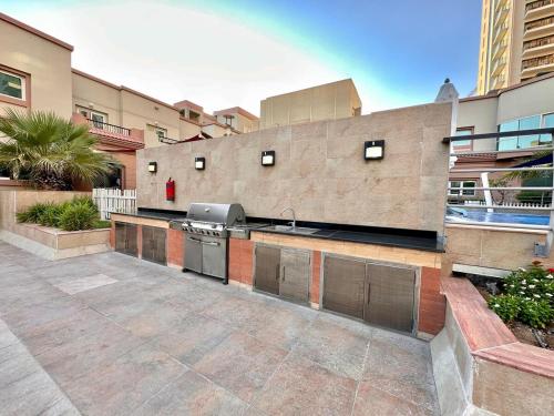 Chic 1BR with the City Views near Jumeirah Village Triangle