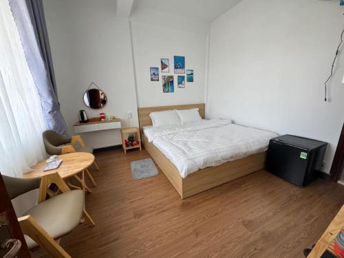 Double Room image 6