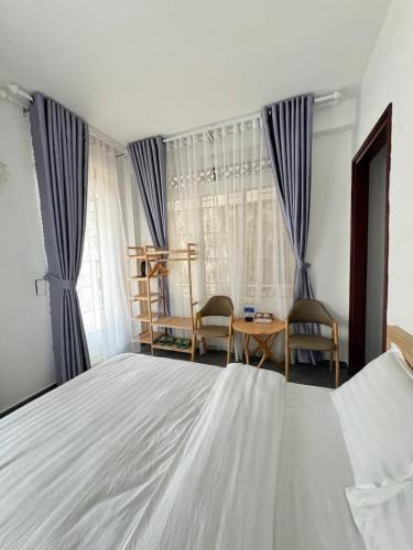 Double Room image 5