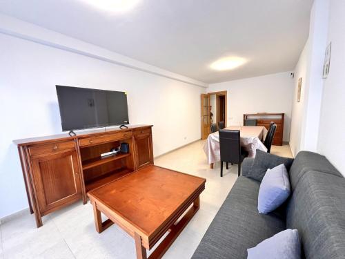 2 bedrooms, 3 beds